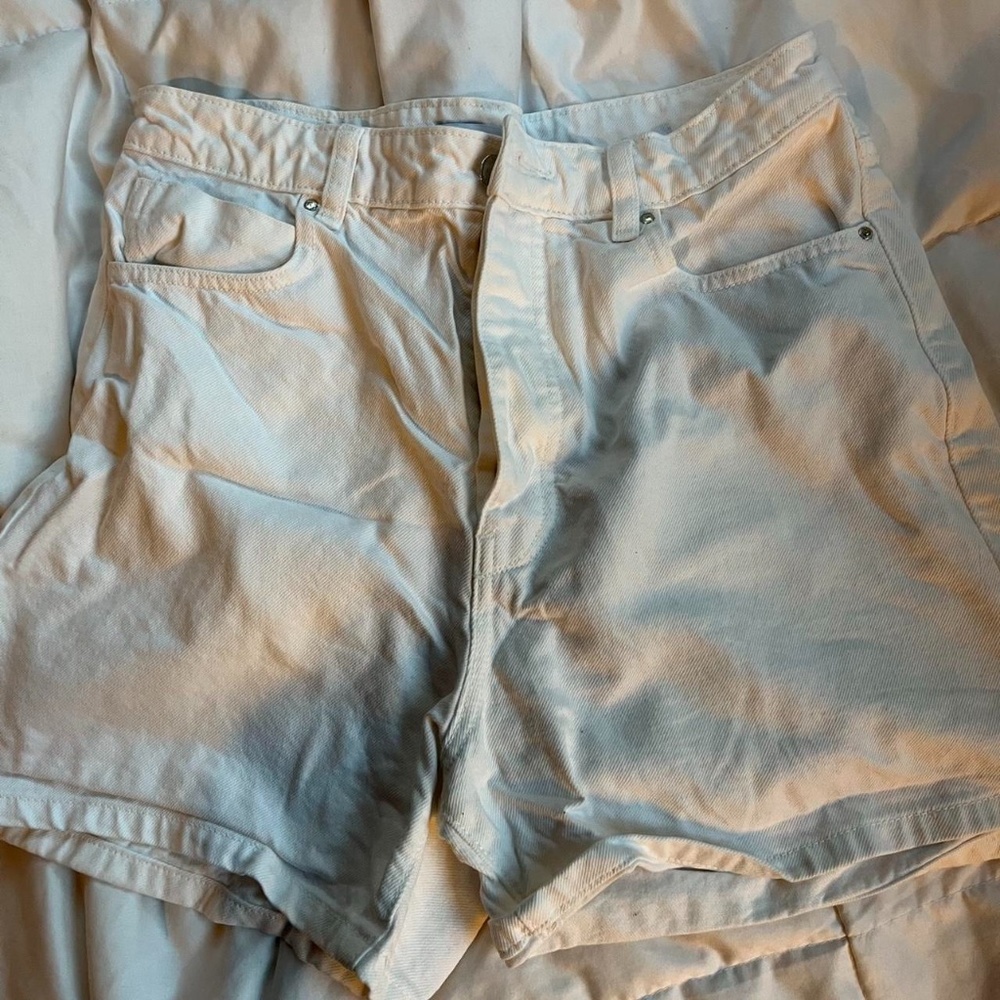Mom fit Zara white denim shorts